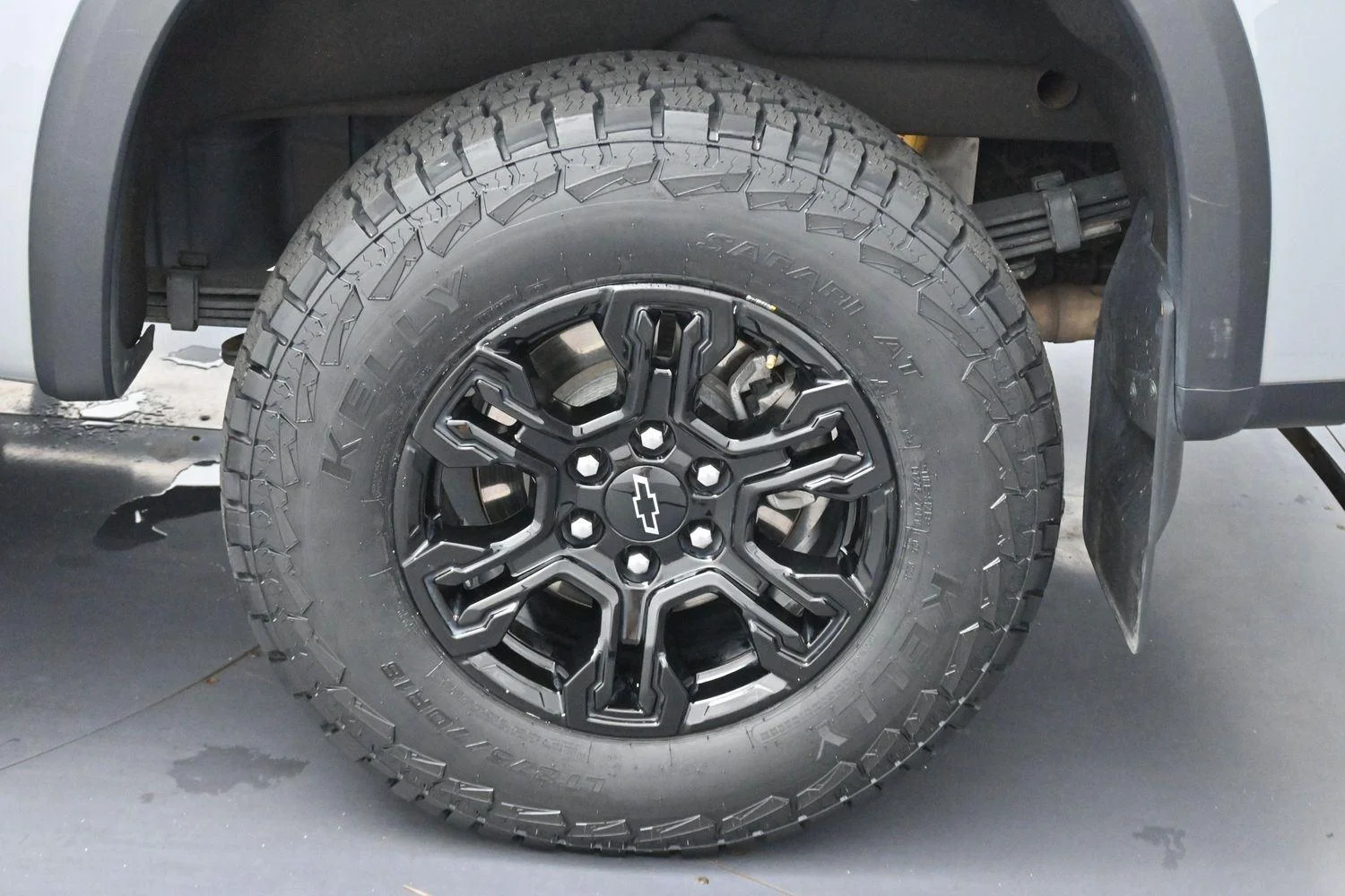 Used 2025 Slate Gray Metallic Chevrolet ZR2 image 37