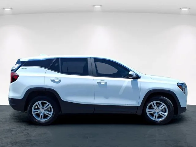 Used 2023 White GMC SLE image 7
