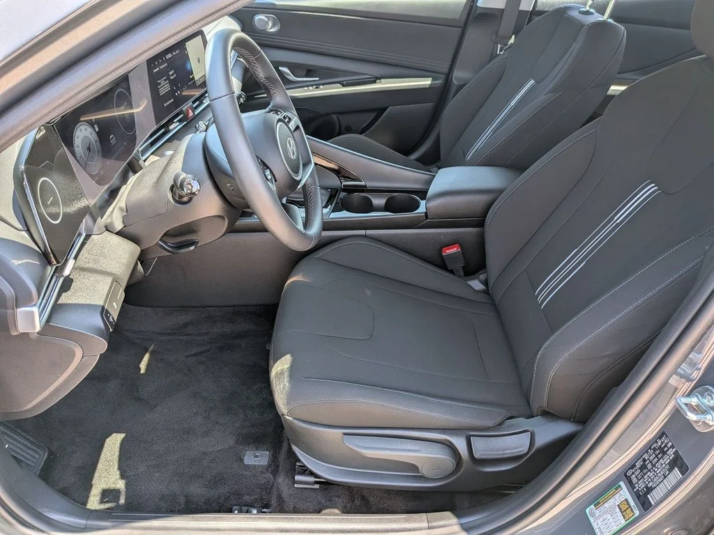 Used 2024 Gray Hyundai SEL image 11