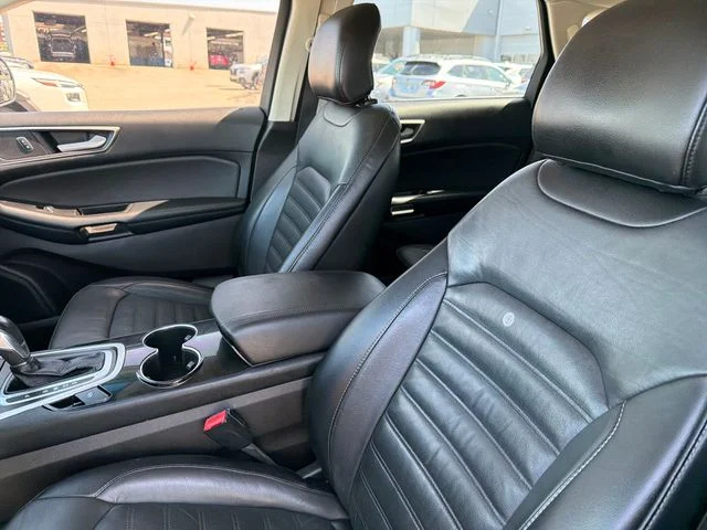 Used 2017 Gray Ford SEL image 19