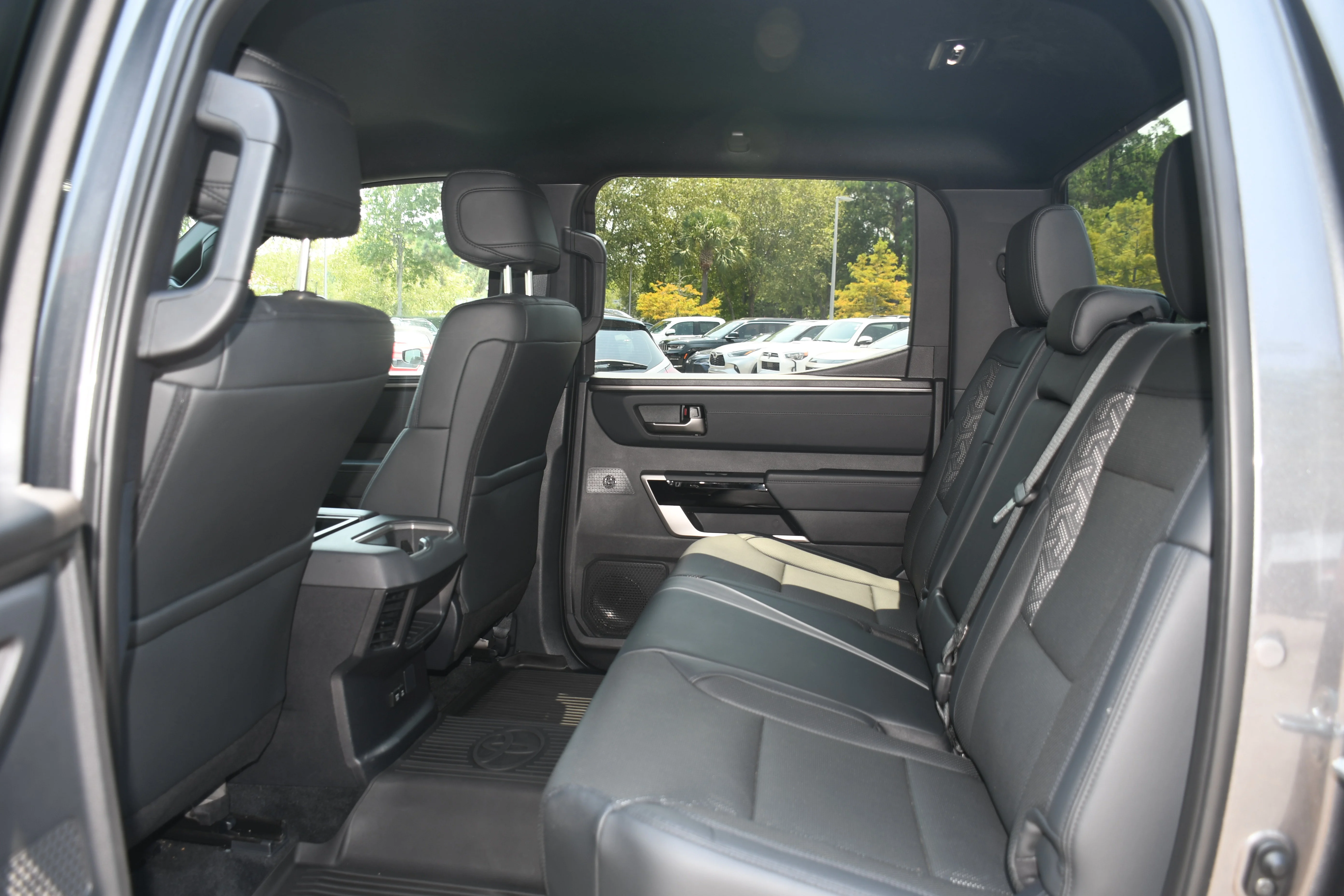 2025 Toyota Tundra Limited - Photo 16
