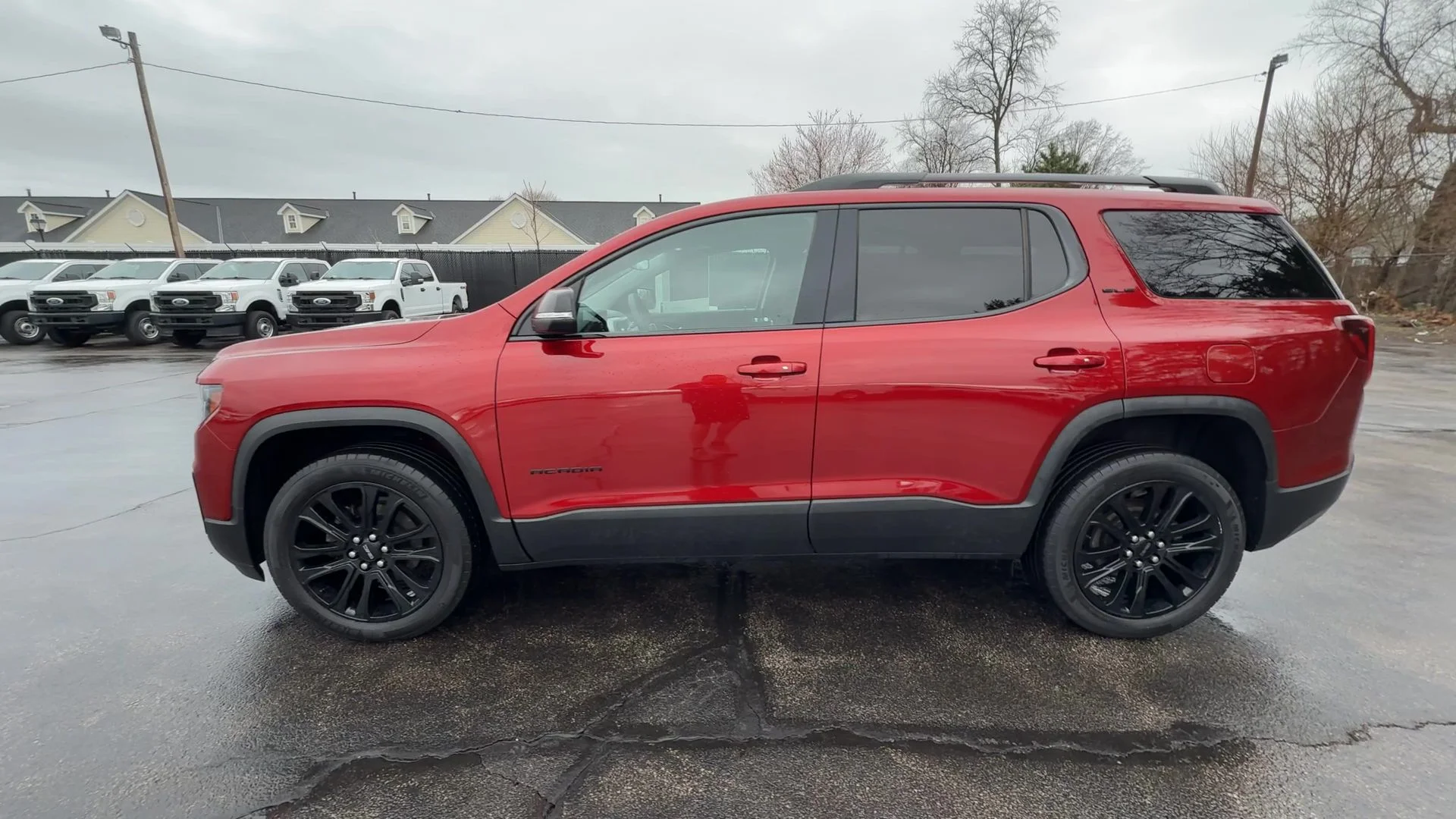 Used 2023 Volcanic Red Tintcoat GMC SLE image 5