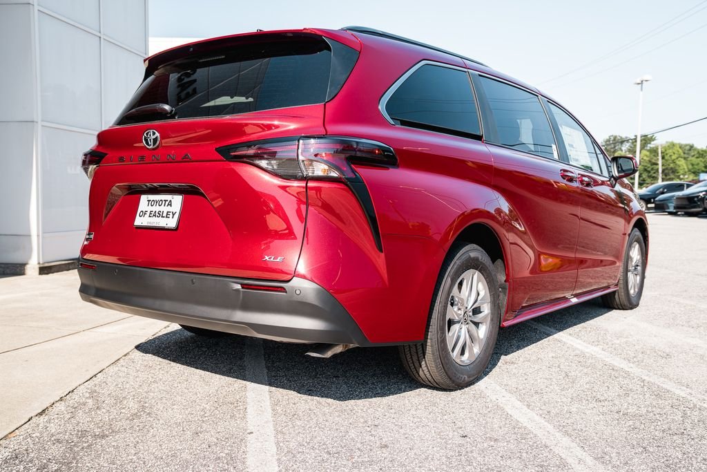 New 2026 Ruby Flare Pearl Toyota XLE image 8