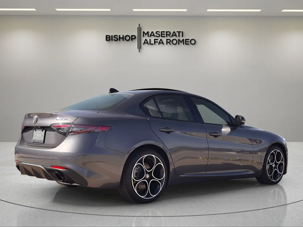 2026 Alfa Romeo Giulia Base - Photo 8