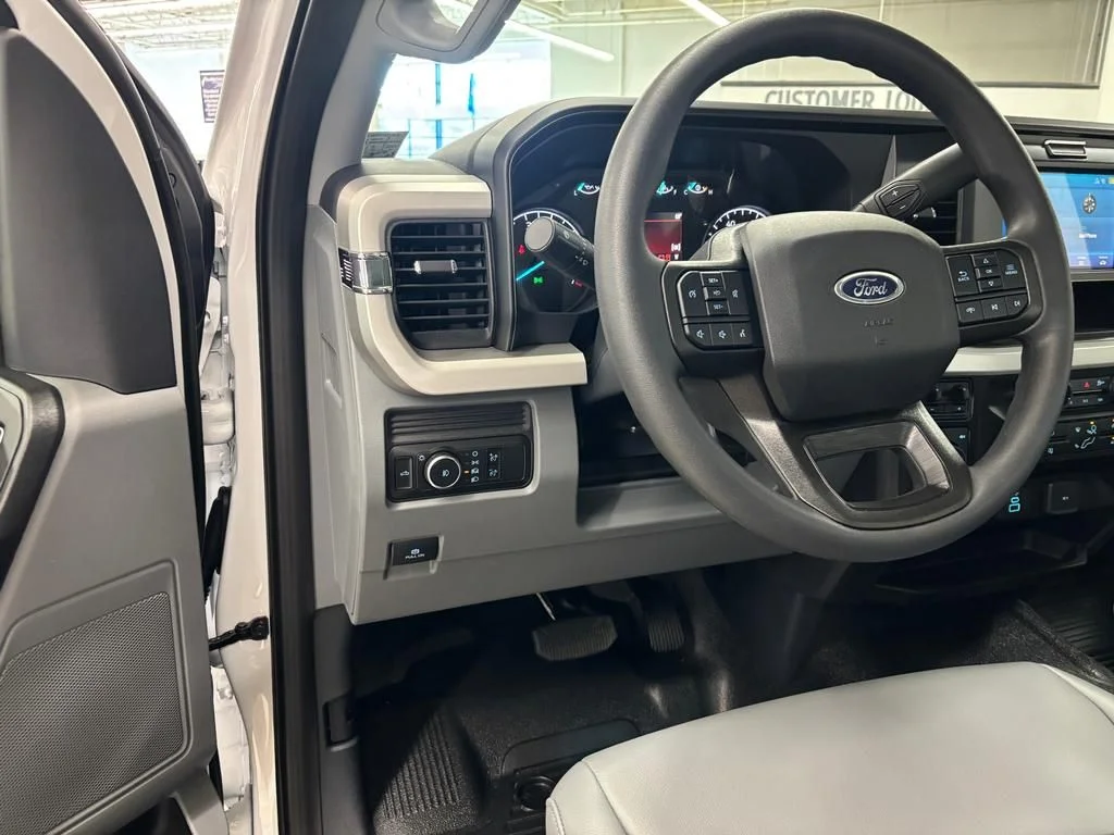 New 2026 Oxford White Ford F-250® XL image 9
