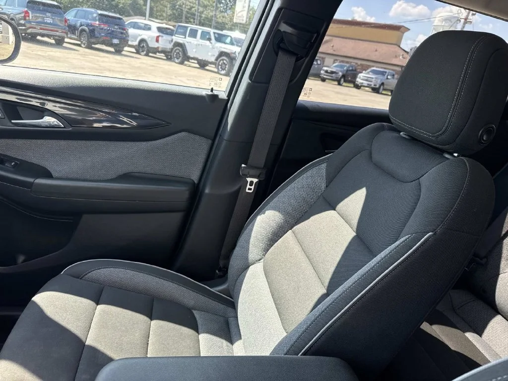 Used 2025 Black Chevrolet LT image 24