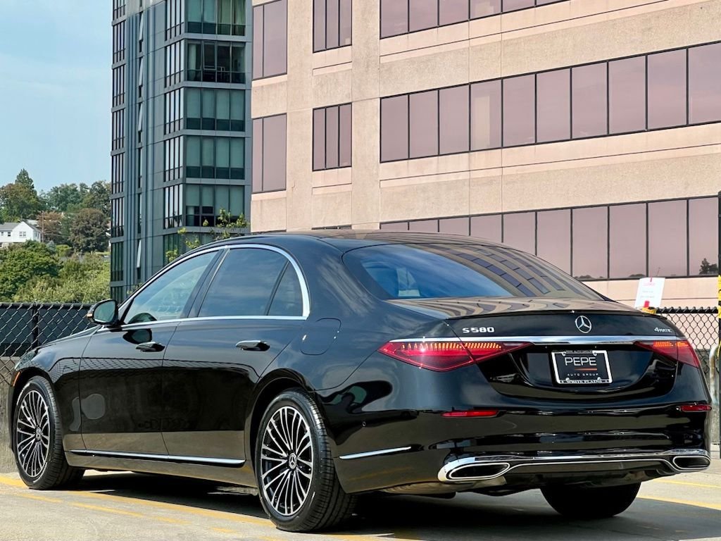 Certified Used 2024 Black Mercedes-Benz S 580e image 5