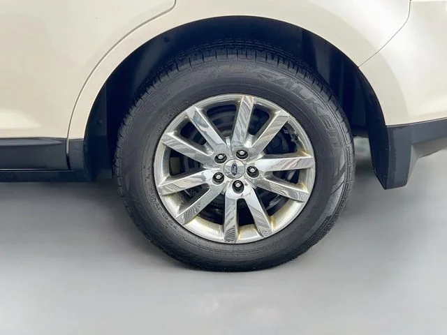 Used 2014 White Ford SEL image 35