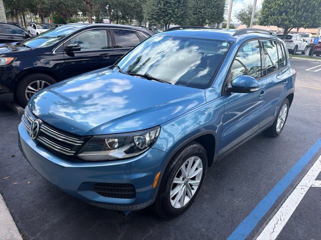 Used 2018 Volkswagen Tiguan Limited Base with VIN WVGAV7AX4JK005634 for sale in Greenacres, FL