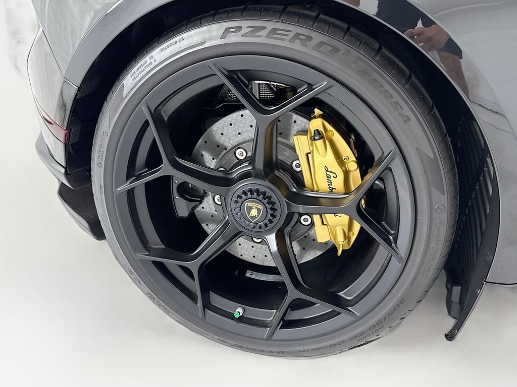 Used 2018 Nero Noctis Lamborghini Performante image 36