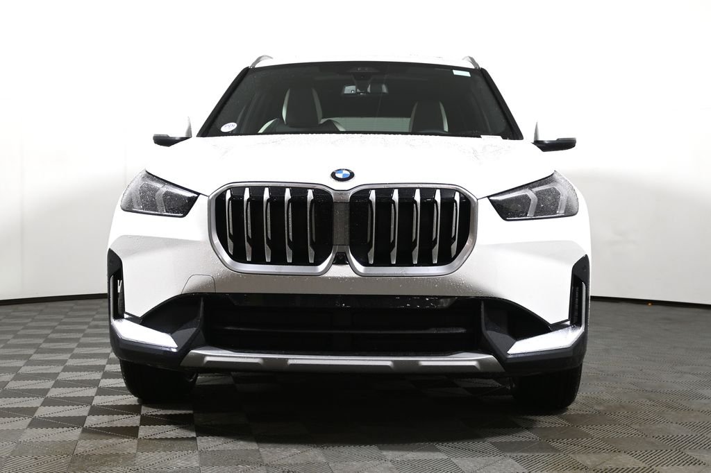 New 2026 White Metallic BMW xDrive28i image 10