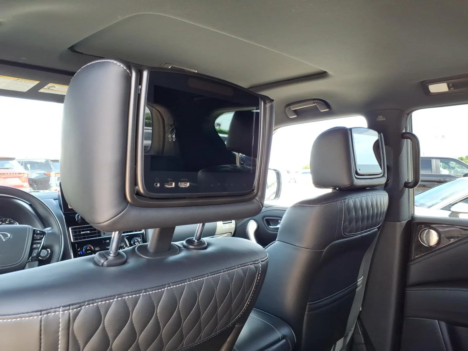 Used 2023 Anthracite Gray INFINITI Sensory image 5