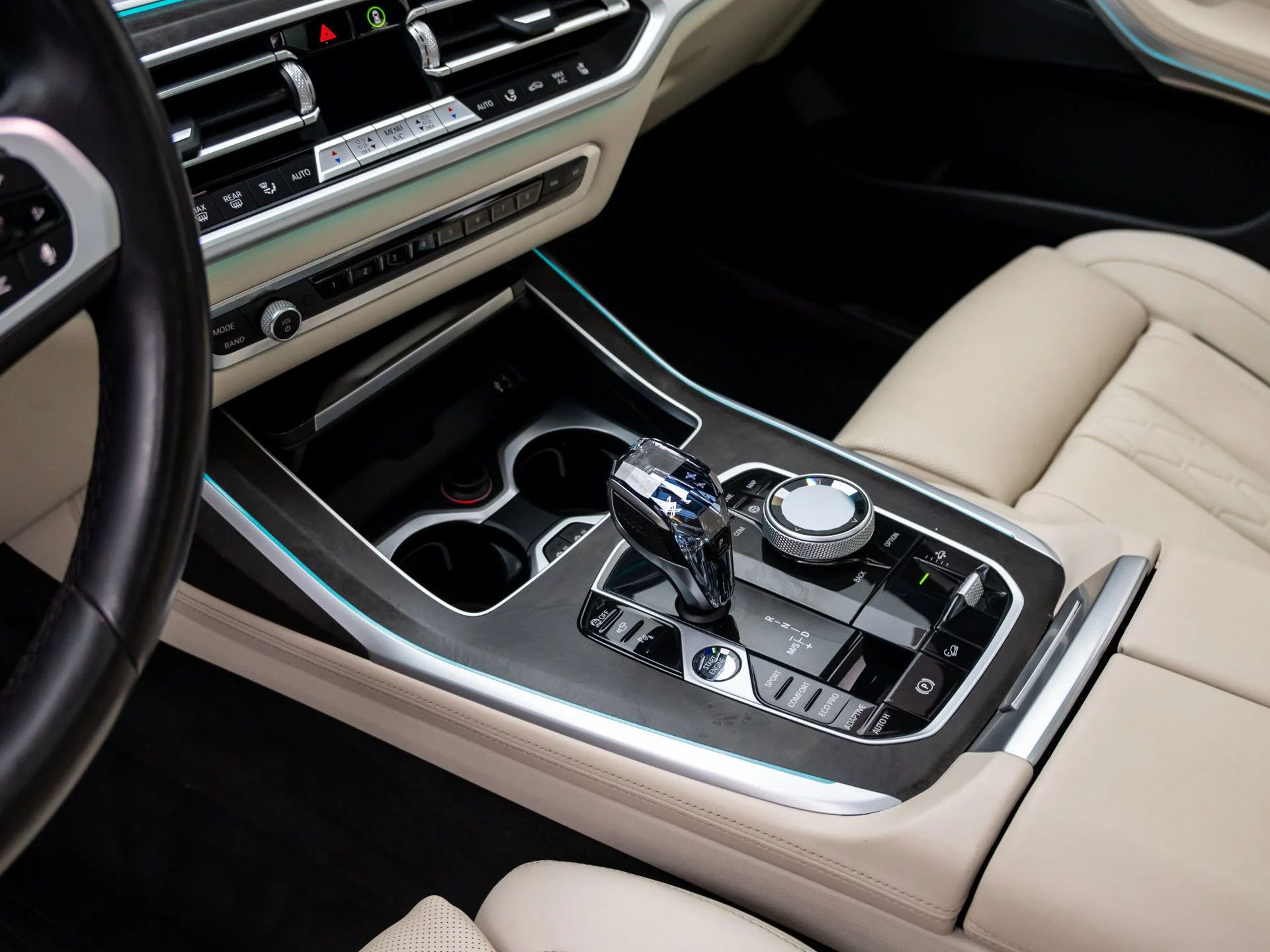 Used 2021 Black BMW xDrive40i image 22
