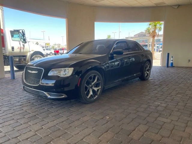 Used 2018 Gloss Black Chrysler Touring image 1