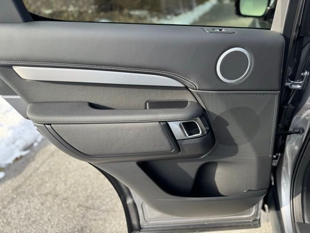 2026 Land Rover Discovery Gemini Edition - Photo 11