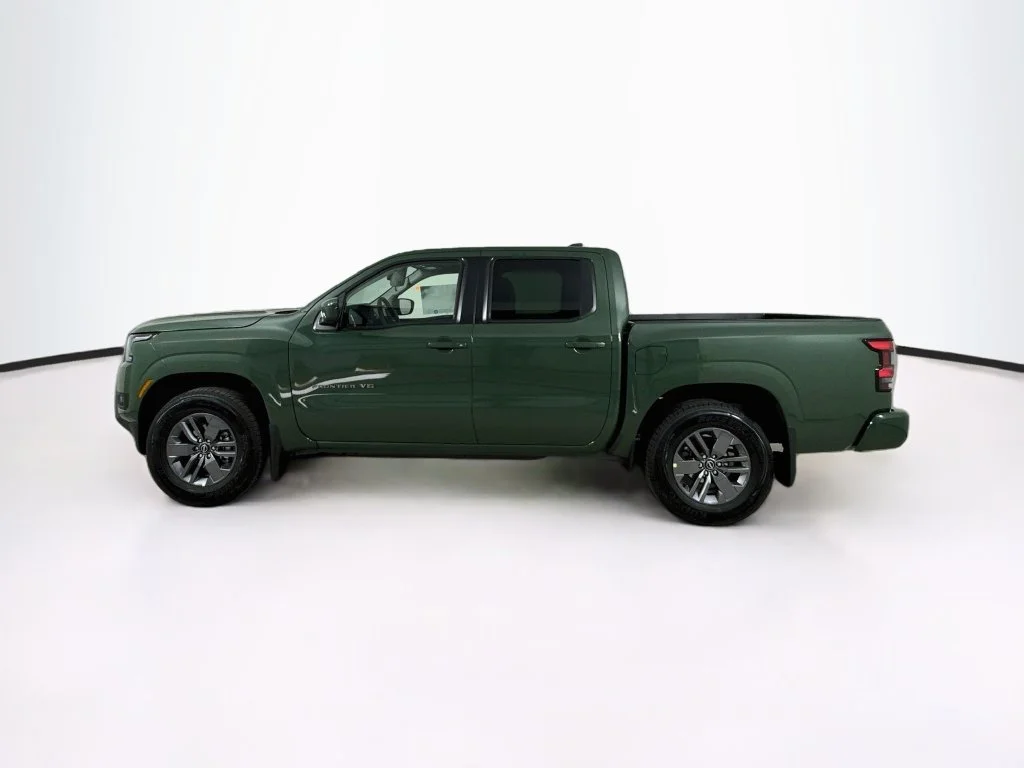New 2027 Green Nissan SV image 4