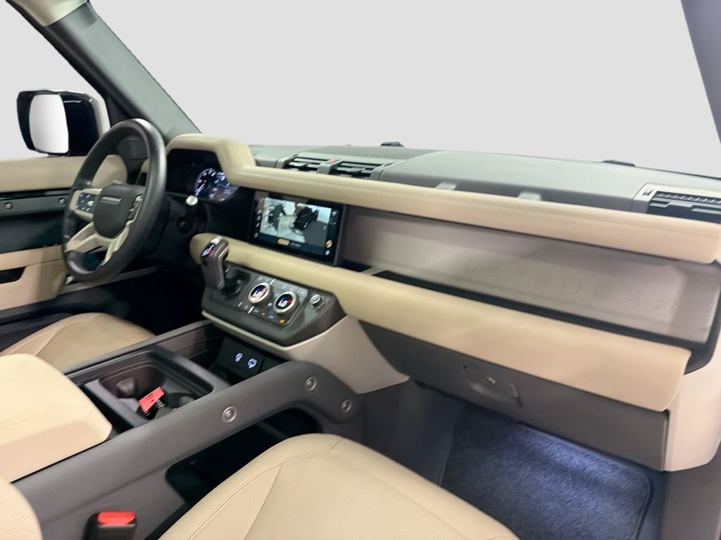 Used 2023 Black Land Rover S image 30