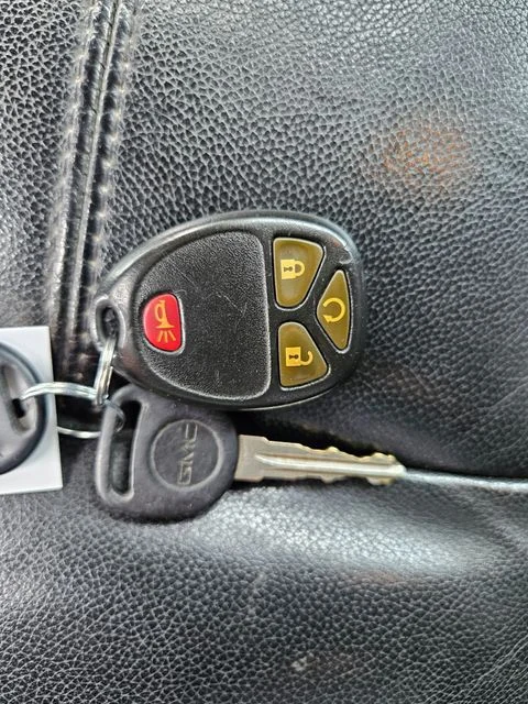 Used 2013 Black GMC SLE image 27