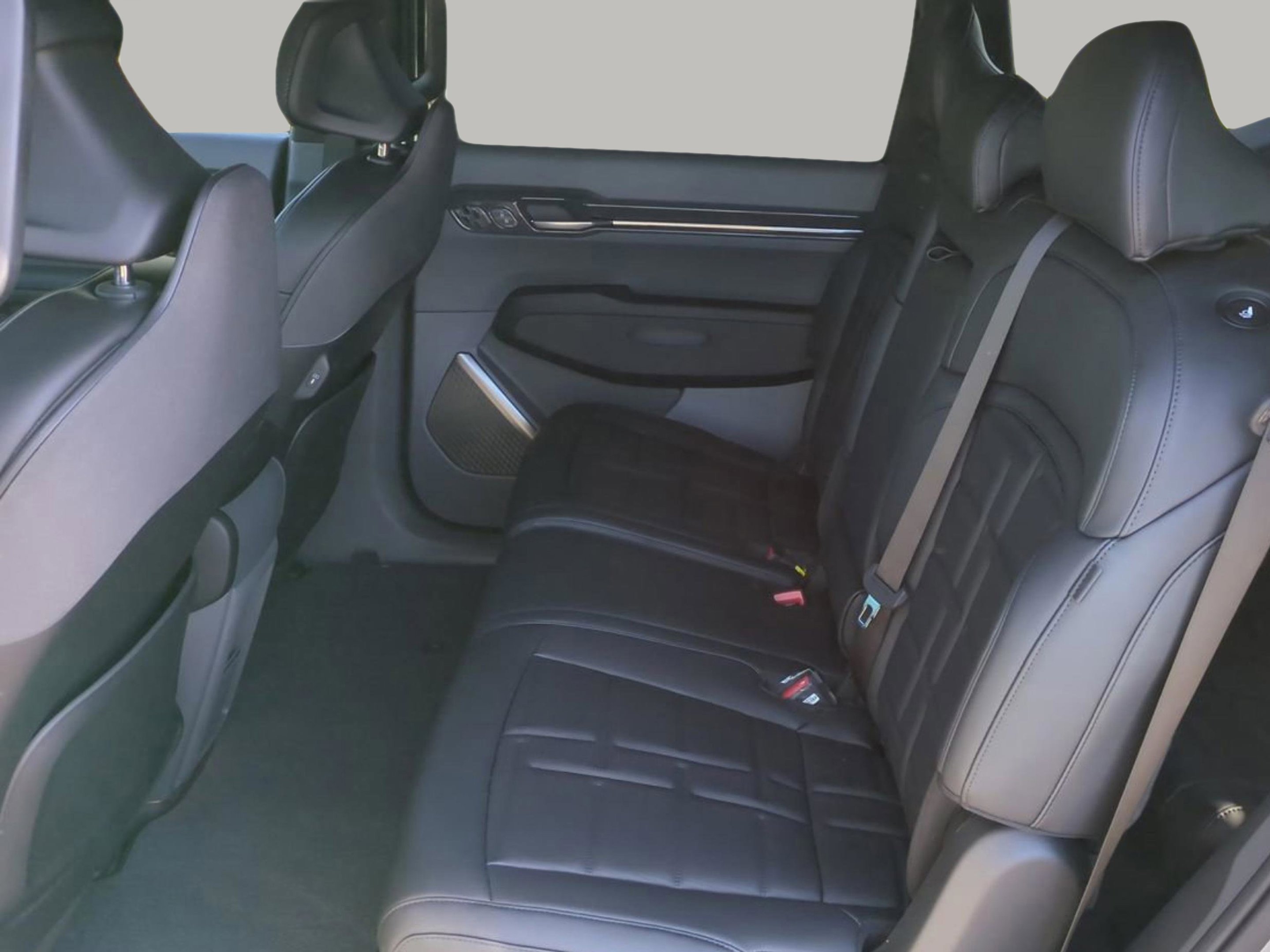 New 2026 Glacial White Pearl Kia Land AWD image 13