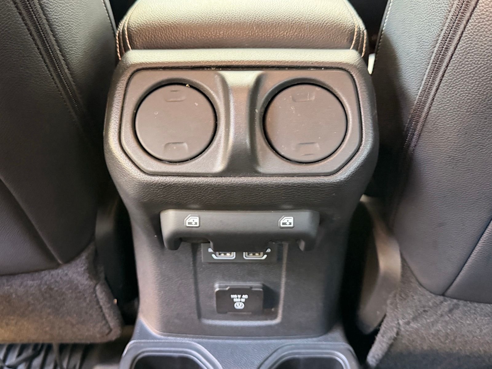 Used 2022 Snazzberry Pearlcoat Jeep Unlimited Sahara image 16