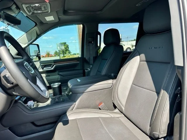 Used 2025 Black GMC Denali image 28