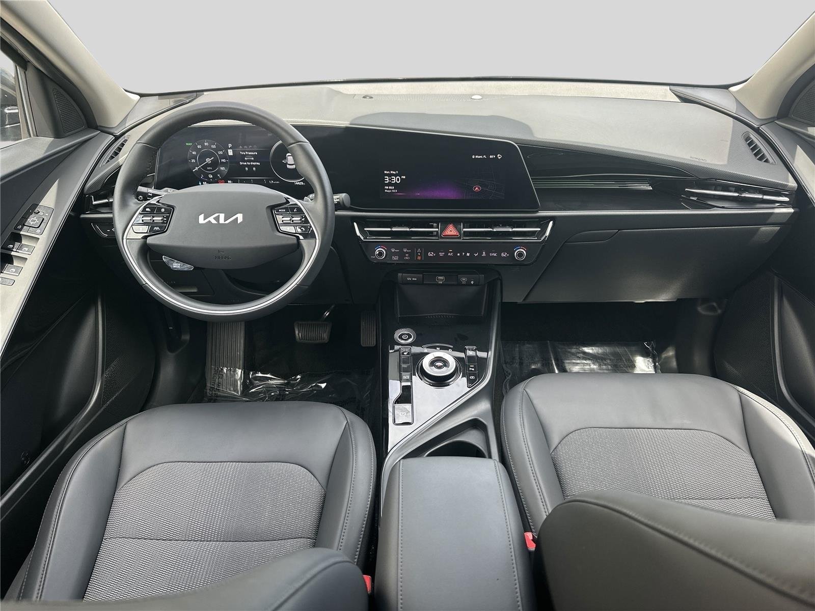 Used 2024 Graphite Gray Kia Wind image 17