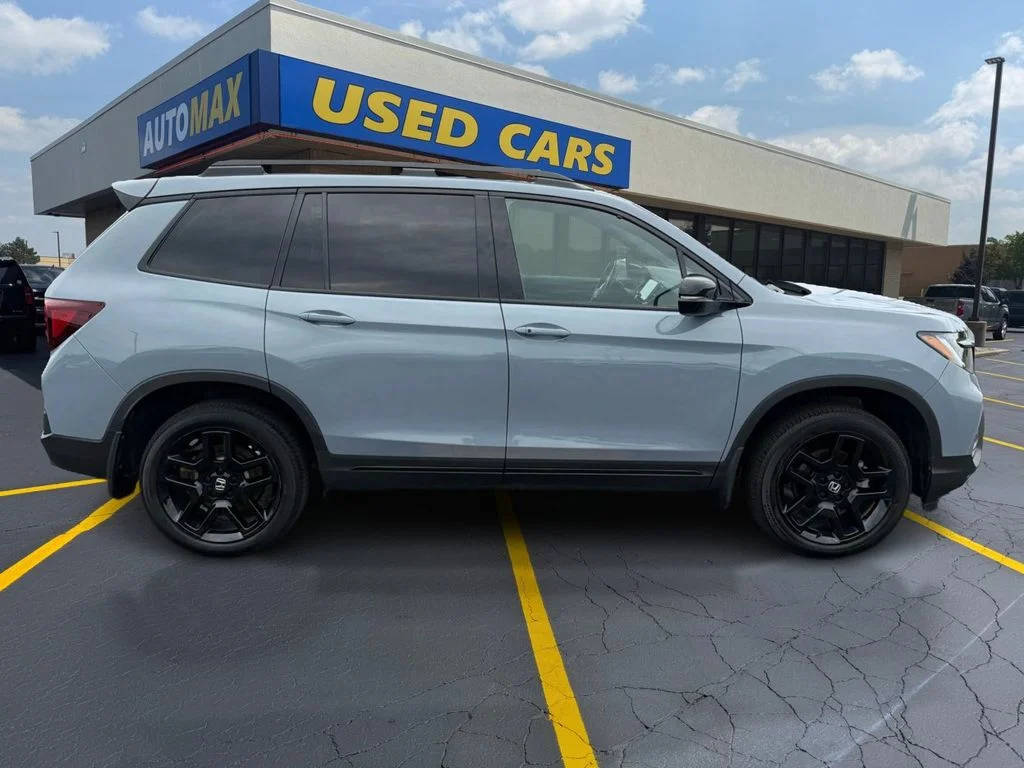Used 2024 Gray Honda Black Edition image 2