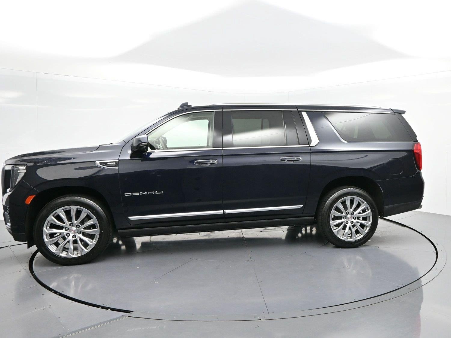 Used 2023 MIDNIGHT BLUE METALLIC GMC Denali image 4