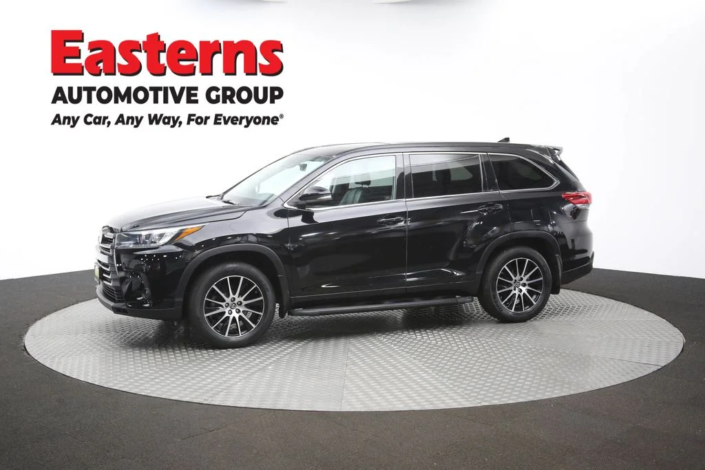 Used 2018 Black Toyota SE image 59