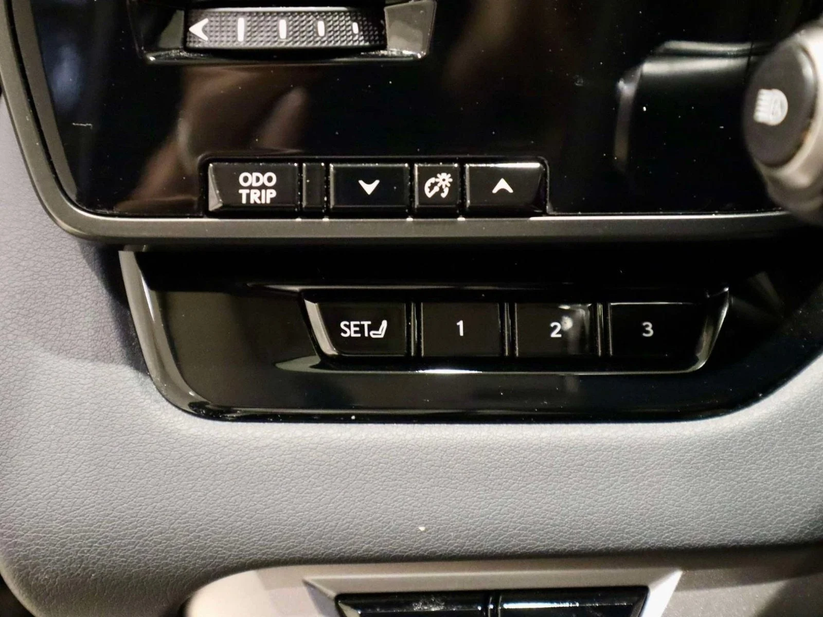 Used 2025 Caviar Lexus RX 450h+ Luxury image 27