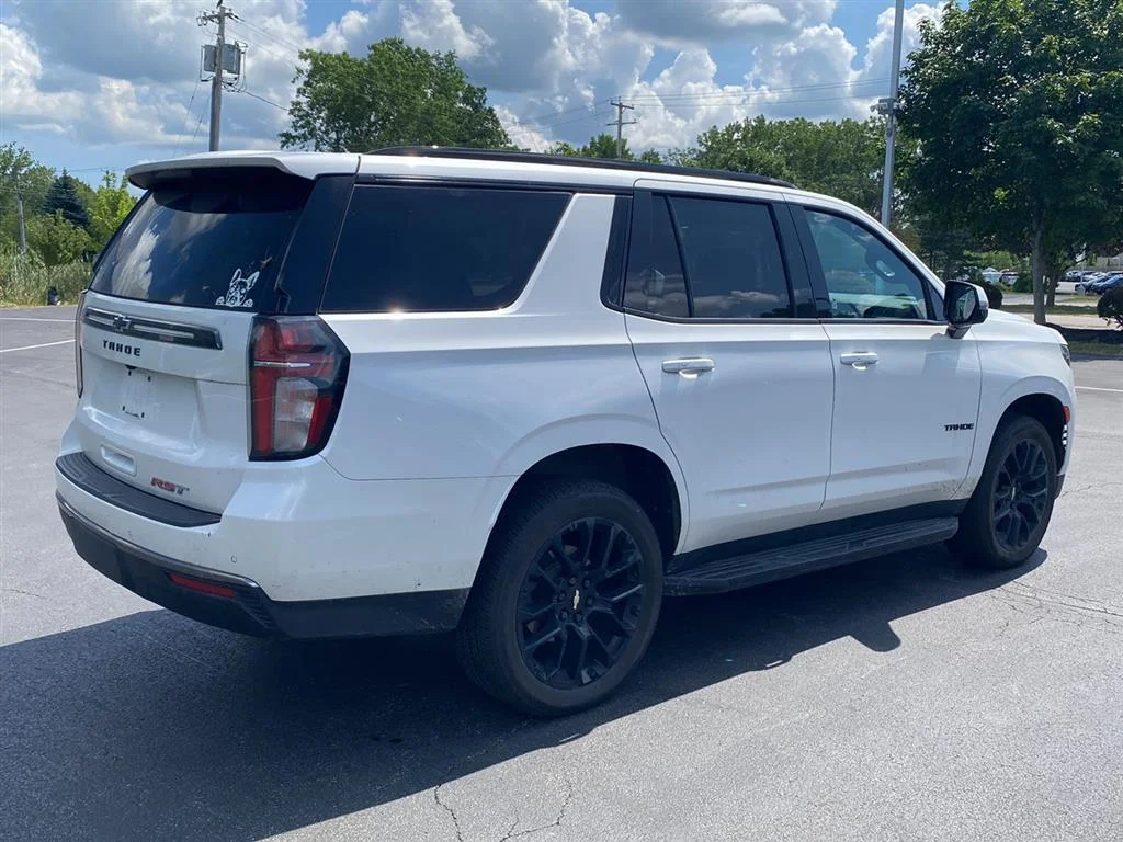 Used 2022 Iridescent Pearl Tricoat Chevrolet RST image 12