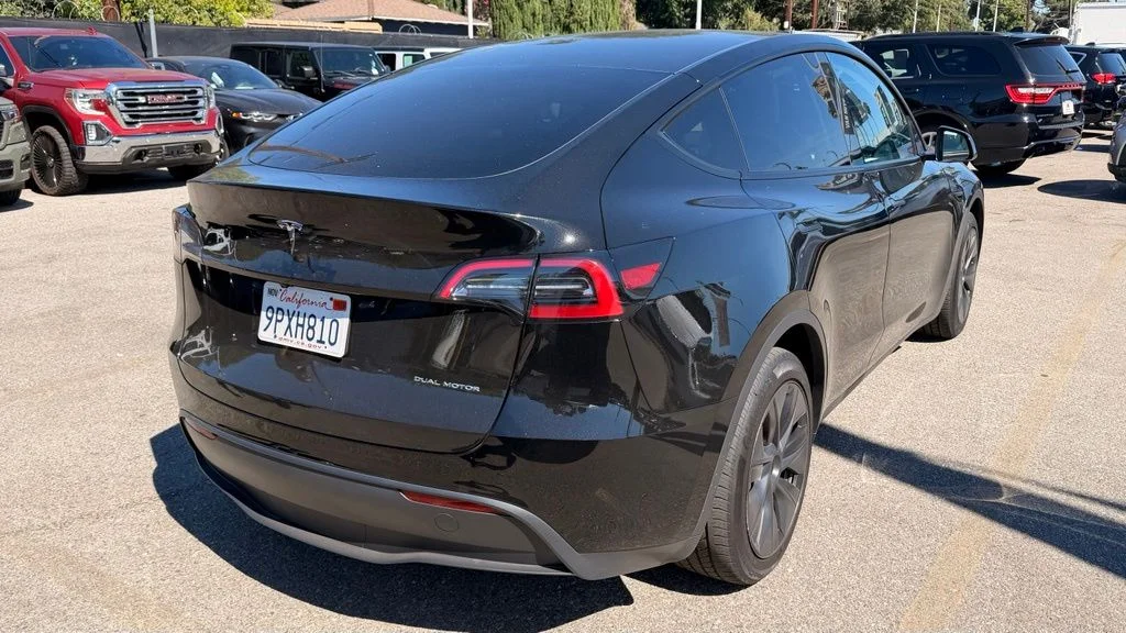 Used 2025  Tesla Long Range image 3