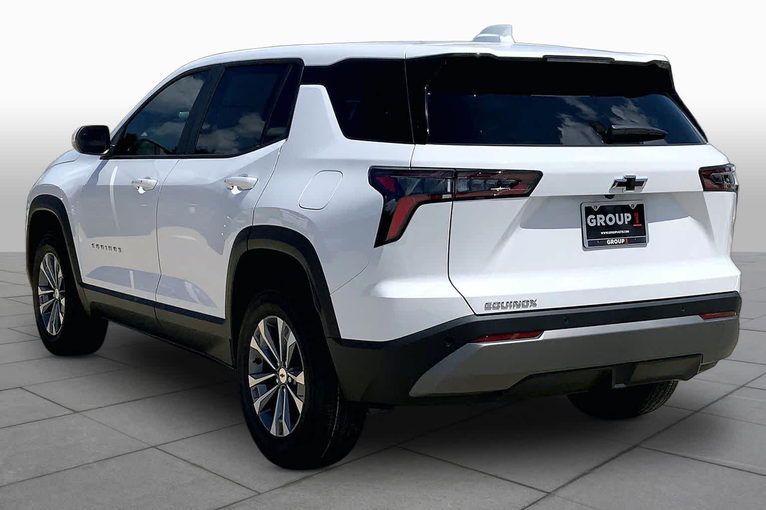 New 2027 Summit White Chevrolet LT image 4