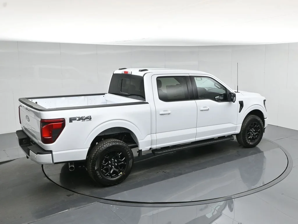 New 2026 Oxford White Ford XLT image 41