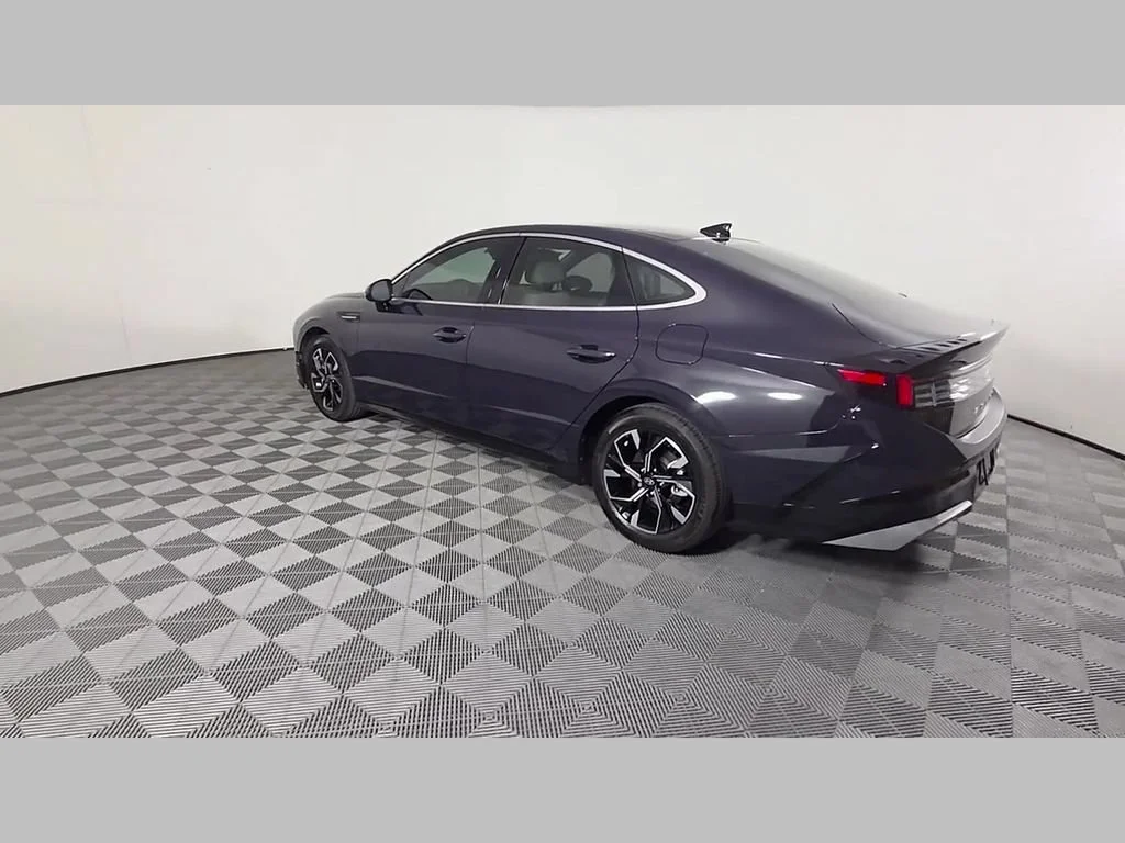 Used 2024 Carbon Blue Hyundai SEL image 43