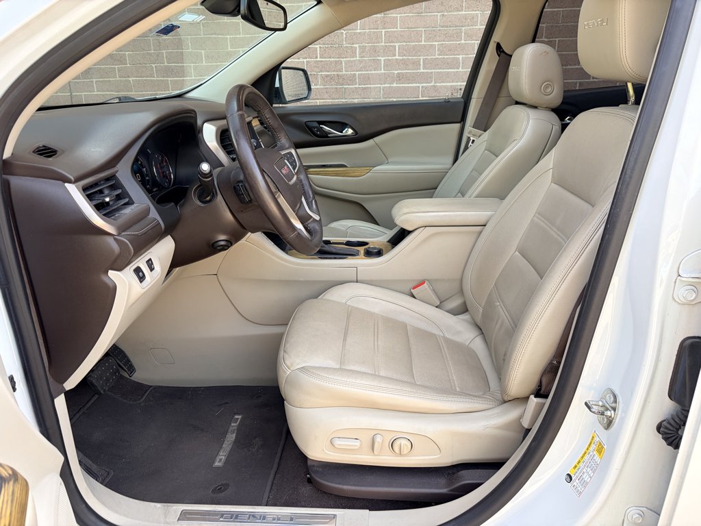 Used 2017 White Frost Tricoat GMC Denali image 12