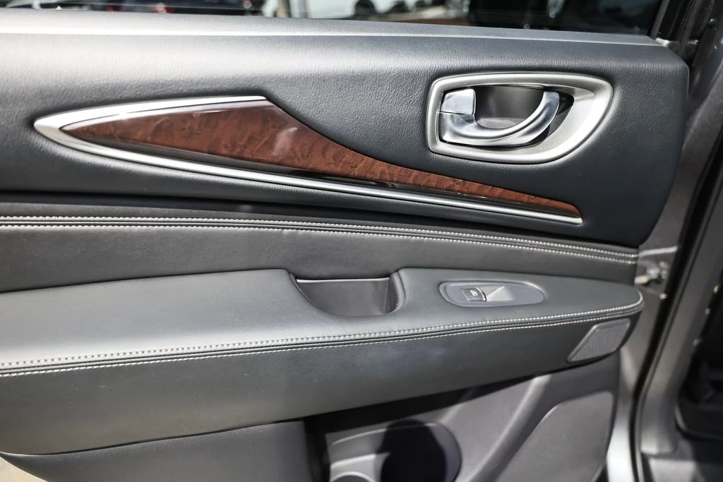 Used 2019 Graphite Shadow INFINITI LUXE image 24