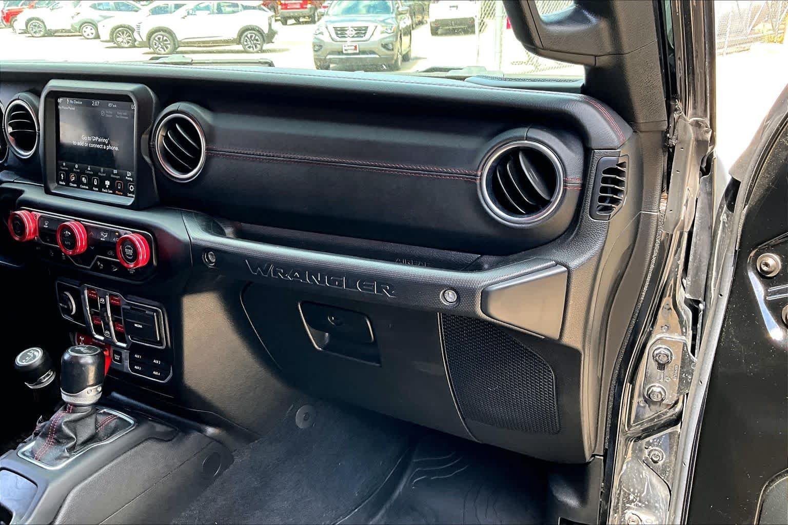 Used 2020 Black Clearcoat Jeep Recon image 32