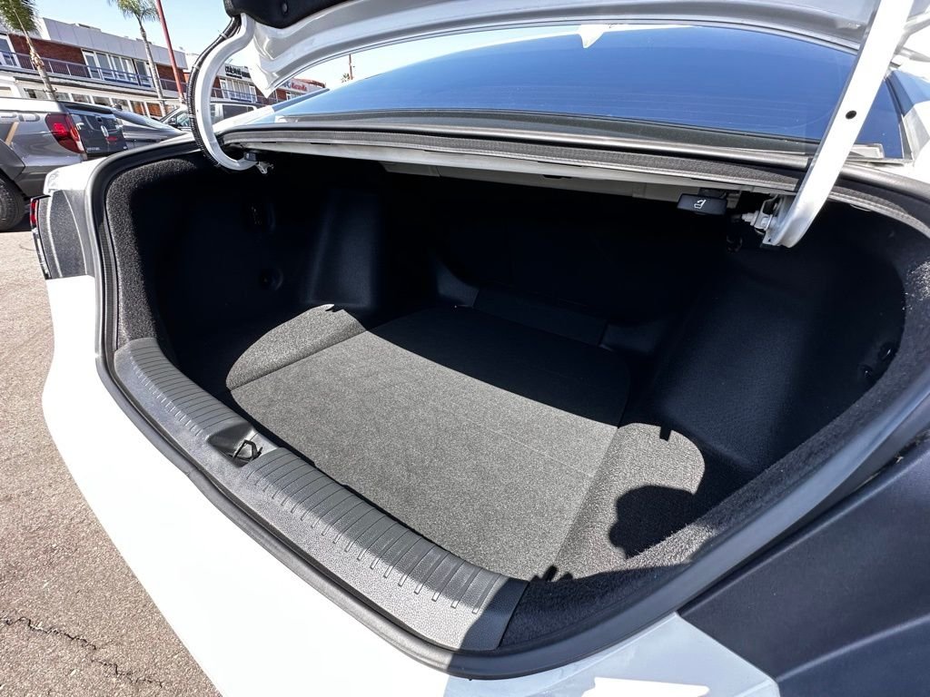 Used 2024  Honda EX image 15