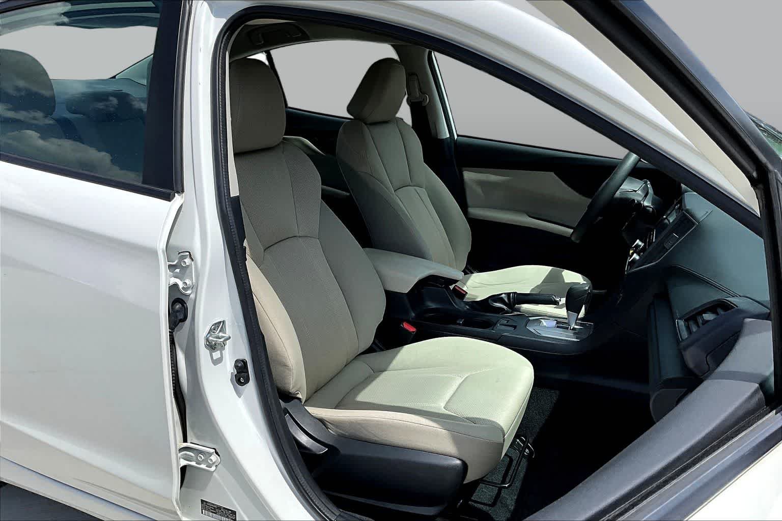 Used 2022 Crystal White Pearl Subaru  image 9