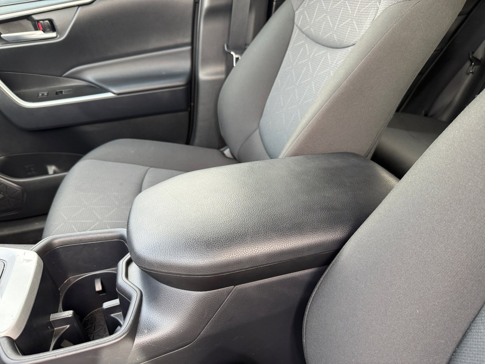 Used 2025 Silver Sky Metallic Toyota XLE image 14