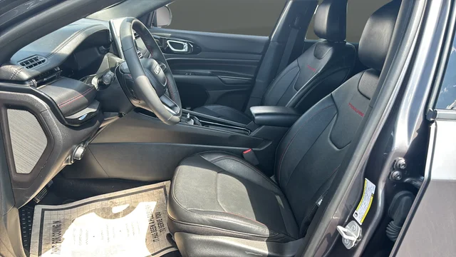 Used 2024 Gray Metallic Jeep Trailhawk image 9