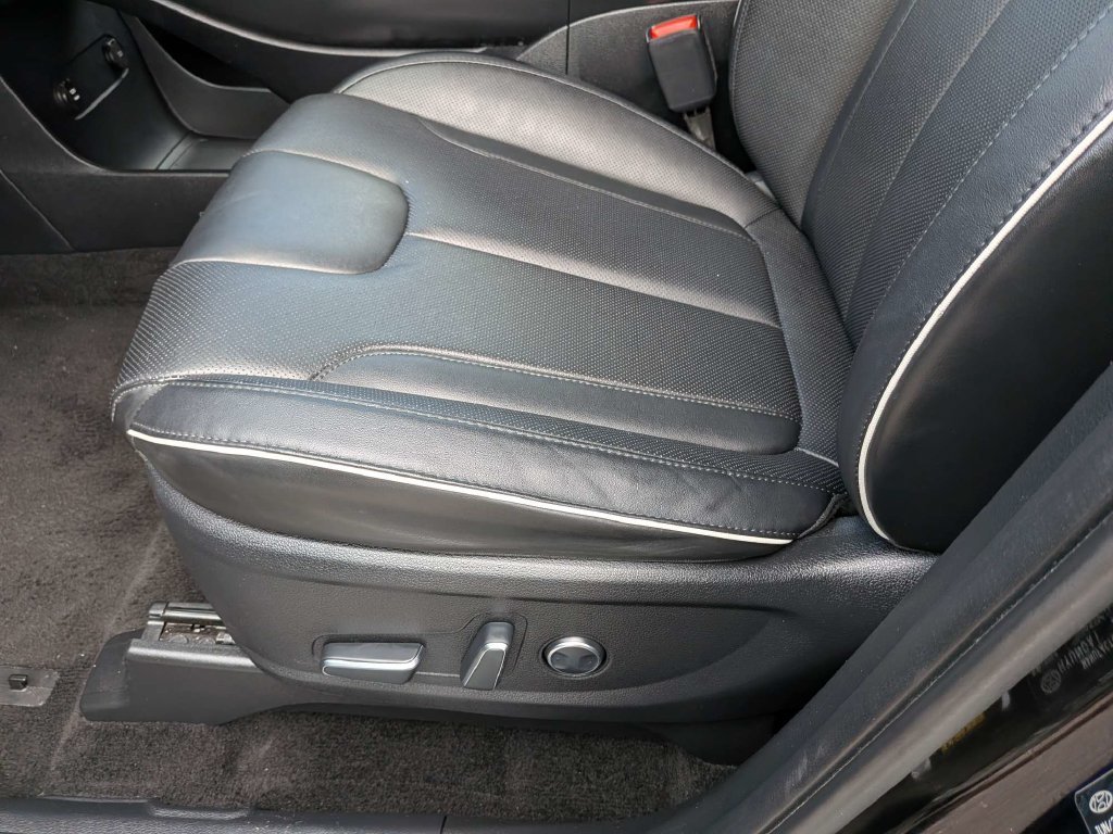 Certified Used 2025 Black Hyundai SEL image 26