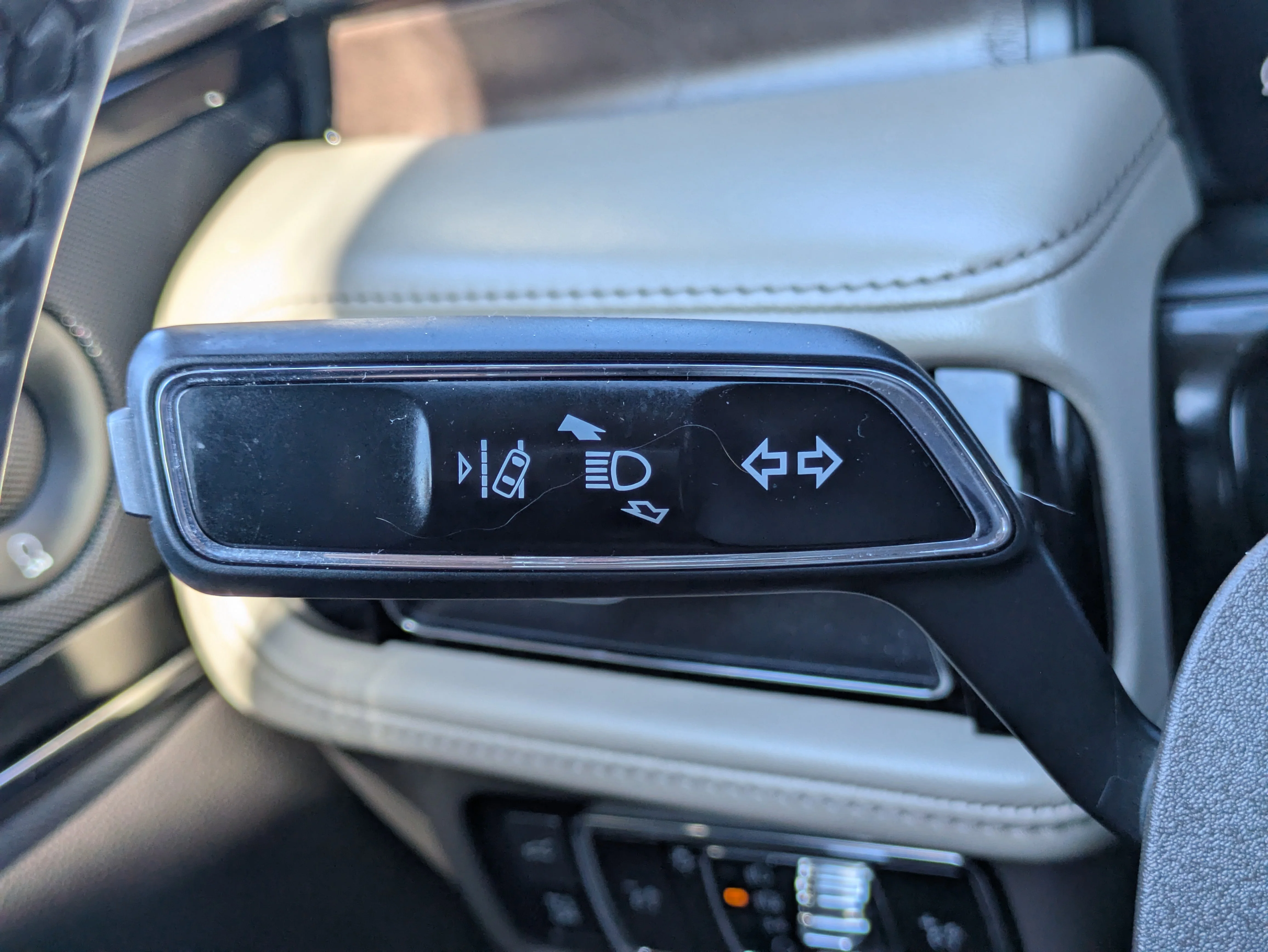 Used 2023 Infinite Black Clearcoat Metallic Lincoln Reserve w/Panoramic Moonroof, Htd & Cld Premium Leather, 13.5 Screen, & 360 Camera image 28