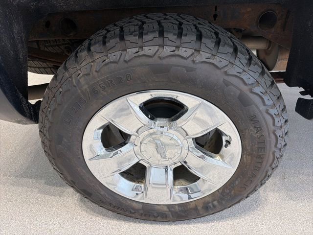 Used 2016 White Chevrolet LTZ image 7