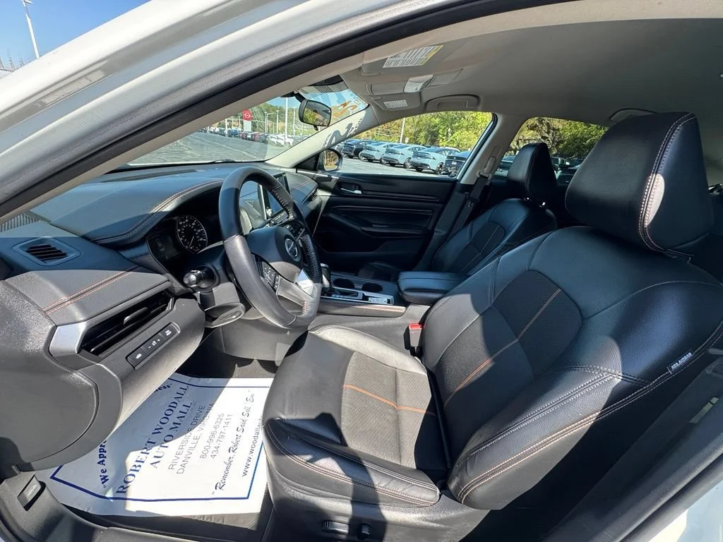 Used 2021 Qab/ White Tricoat Nissan 2.5 SR image 15