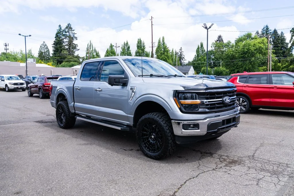 Used 2024 Gray Ford XLT image 26
