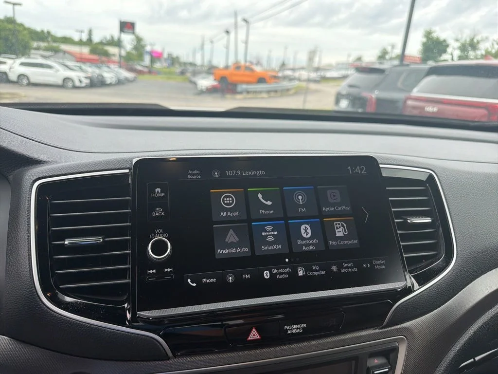 Used 2025 White Honda RTL image 8