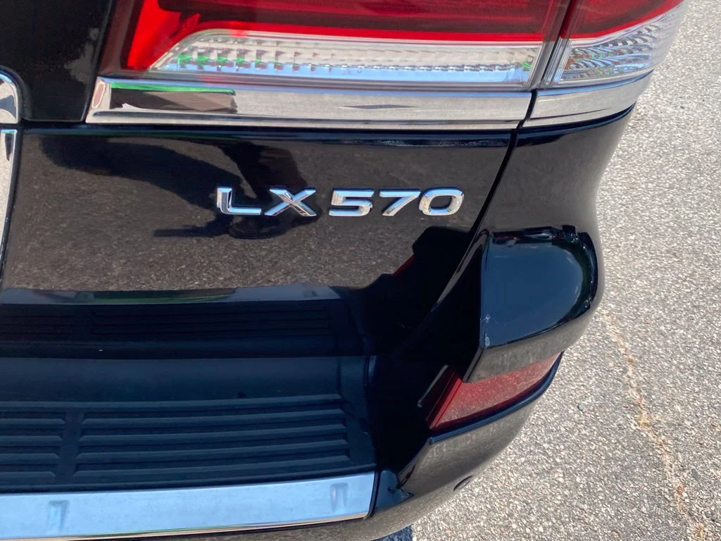 Used 2014 Black Lexus 570 image 11