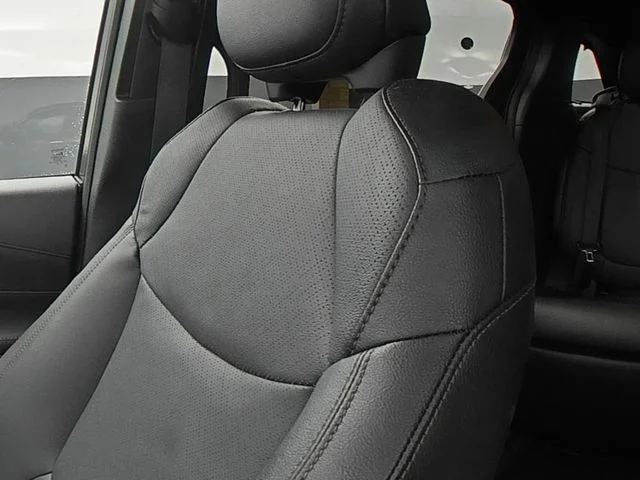 2025 Toyota Sienna Platinum - Photo 39
